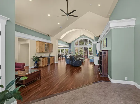 2401 Sanford Dr, Rescue, CA 95672