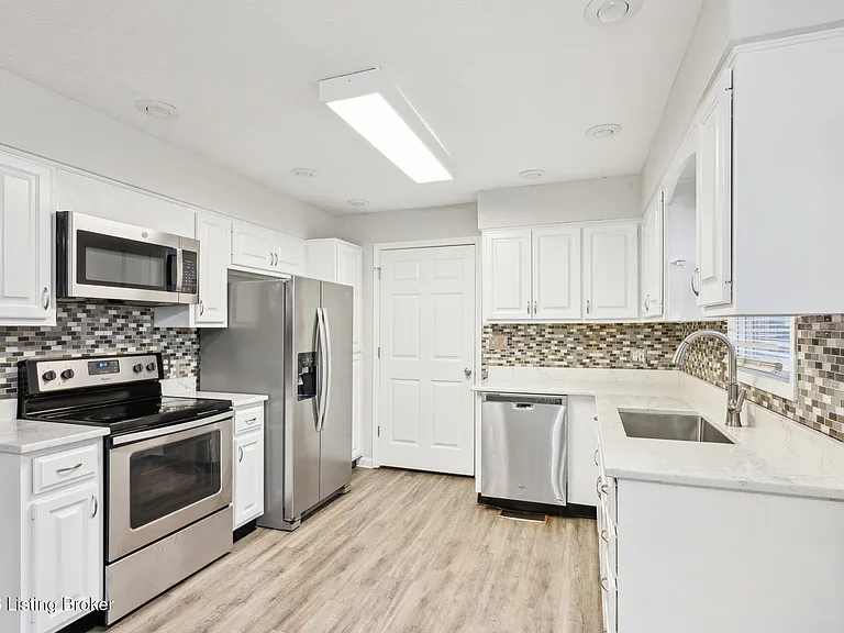 12024 Lavenia Ln — Photo 6