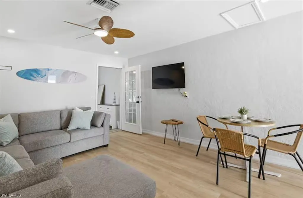 2 bed, 1.0 bath, 650 sqft, $4,500 — Photo 2