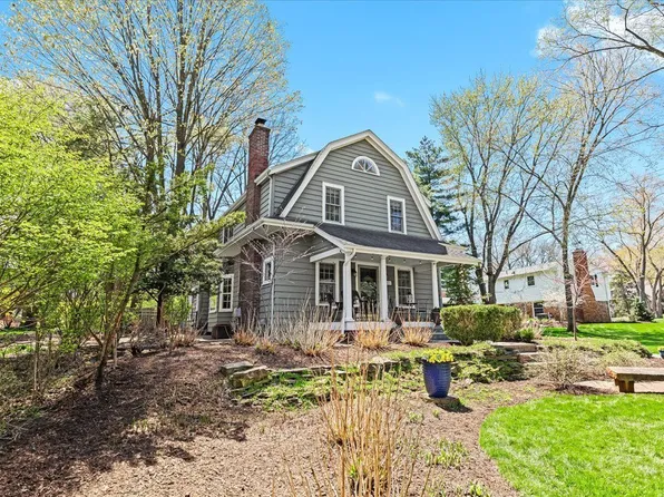 26243 Vincennes Ave, Franklin, MI 48025