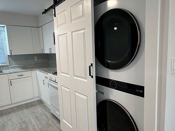 4th image of 10-12 Morton Ave #2