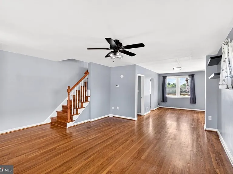 2225 Ellen Ave — Photo 4
