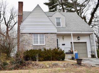 27 Keogh Ln, New Rochelle, NY 10805