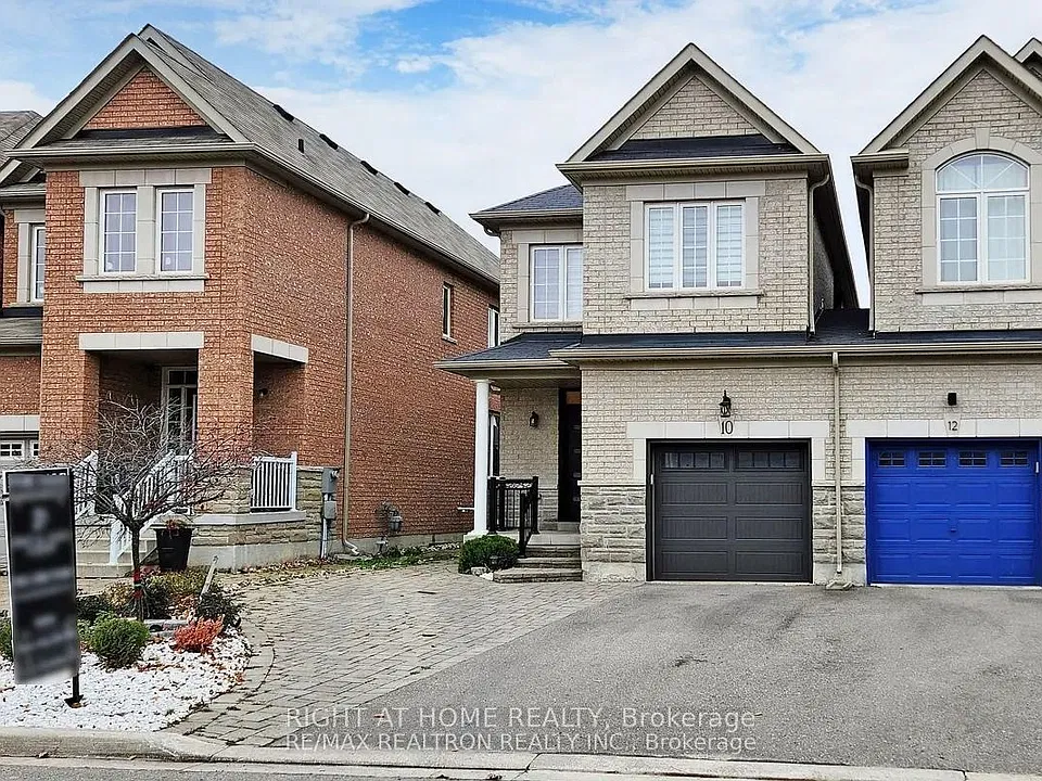8 Napanee St