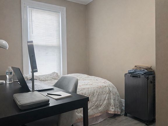 5th image of 128 Hawley St