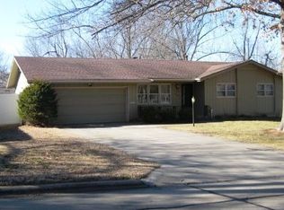 2937 S Barnes Ave, Springfield, MO 65804