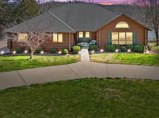 10442 Lake Crest Dr, Hillsboro, MO