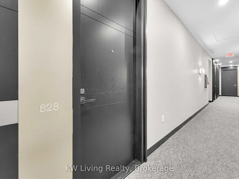 29 Queens Quay E #828 — Photo 4