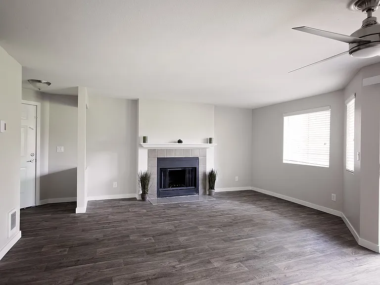 Stonesthrow Apartments — Photo 33