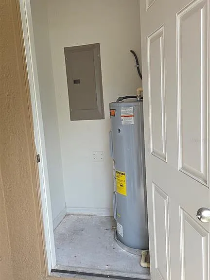 8821 Walnut Gable Ct — Photo 23