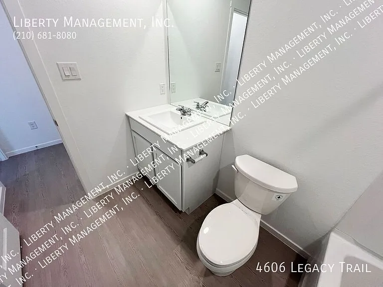 4606 Legacy Point — Photo 13