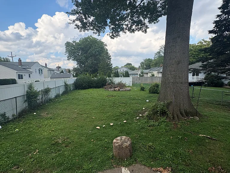 2614 N Stiles St — Photo 3