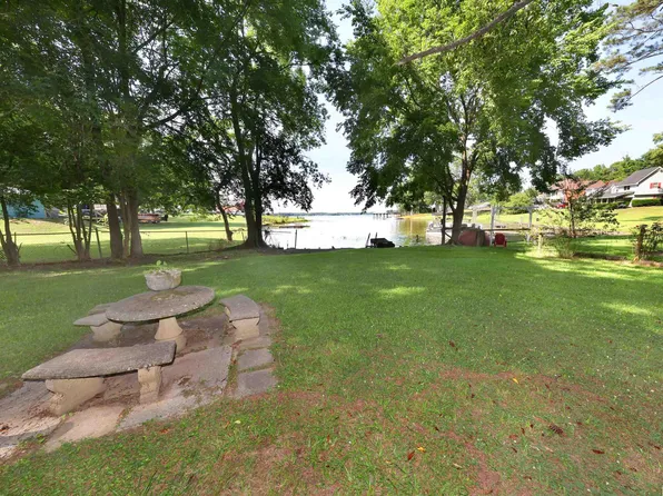 102 Endfinger Ln, Talladega, AL 35160