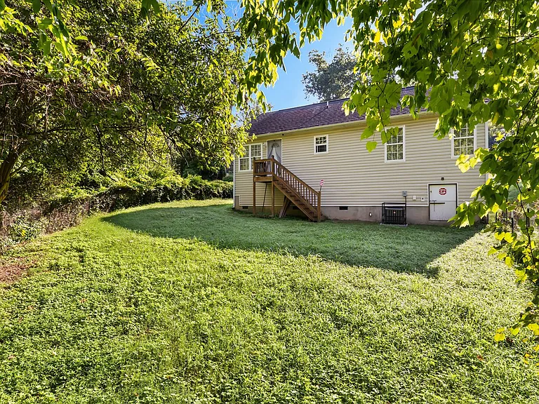 2306 N Oak Ridge Blvd — Photo 16
