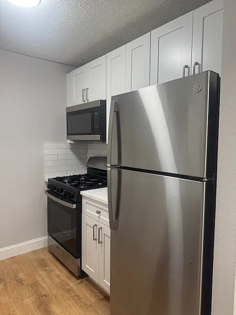 1 bed, 800 sqft, $1,995 — Photo 2