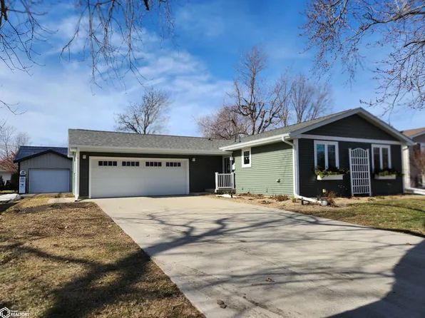 1817 Prince St, Grinnell, IA 50112