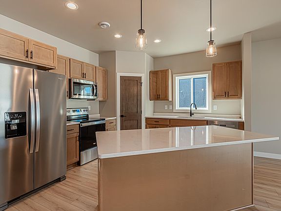 3rd image of 5846 James Dr W