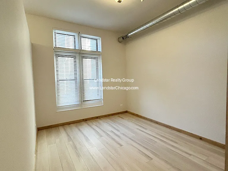 4611 S Ellis Ave #105 — Photo 5