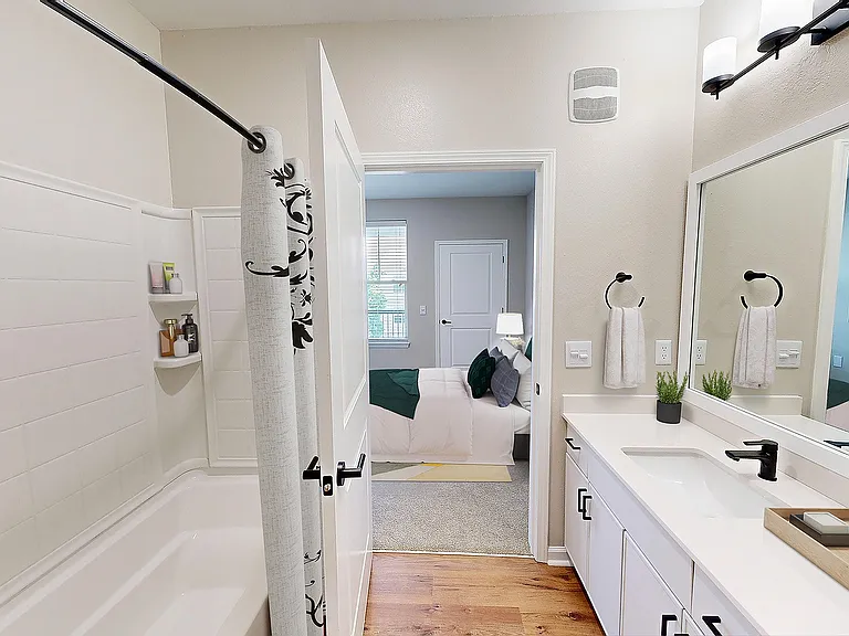Newly Renovated Ensuite Bathroom