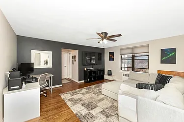 1011 Avenue C, #325