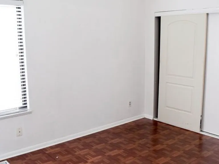 3755 Genoa Cir #C — Photo 10