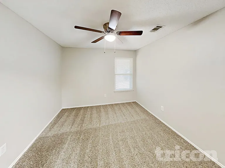 433 Candlestick Trl — Photo 12