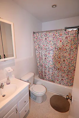 Rented by PMG Real Estate  | media 33