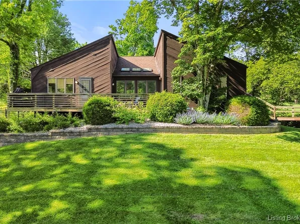 5100 W Shoreline Drive, Floyds Knobs, IN 47119