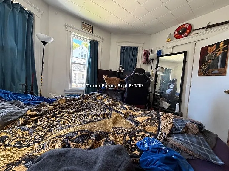 11 Burnham St #1R — Photo 8
