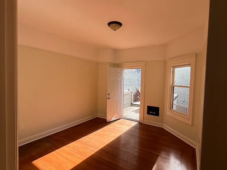 516 Stanyan St #3 — Photo 2