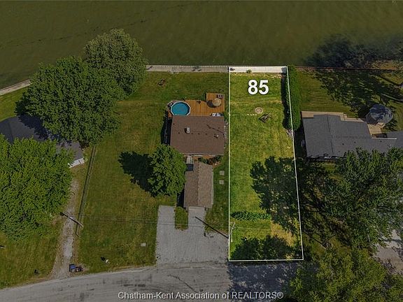 3rd image of 85 Island Cres