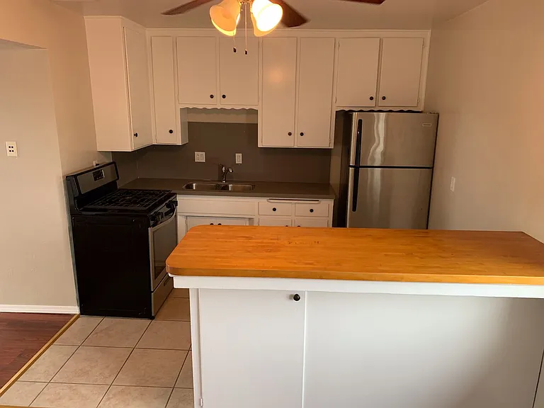 238-248 Citrus Ave — Photo 4