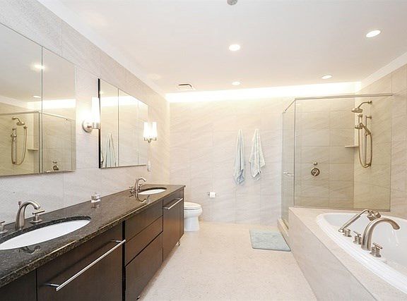 5th image of 401 N Wabash Ave Unit 39L