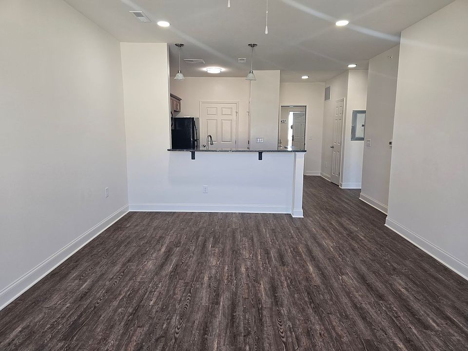 1st image of 703 E Clay St #48