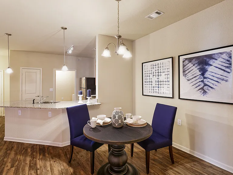 Glenbrook Apartments — Photo 14