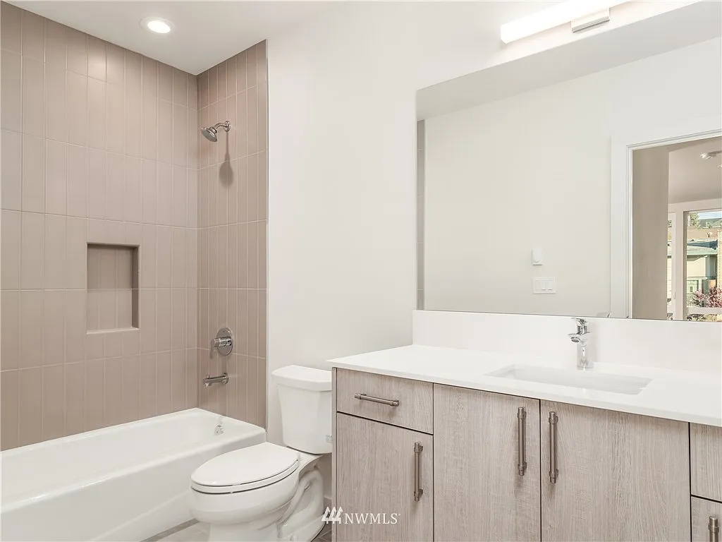 2 bed, 1059 sqft, $2,950 — Photo 4