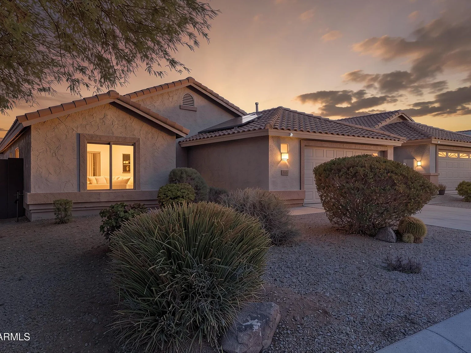 3 bed, 2.0 bath, 1894 sqft, $2,849 — Photo 3