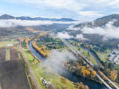 2828 N River Rd, Gold Hill, OR, 97525