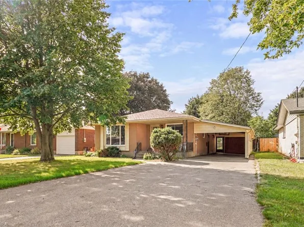 4 Waddington St, Brantford, ON N3R 2R1