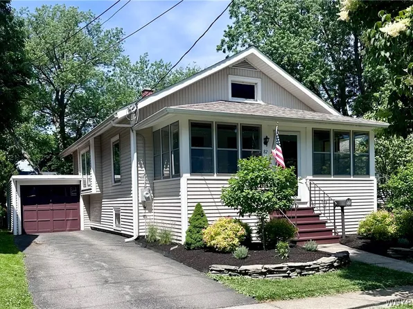82 Marengo Ave, Hamburg, NY 14075
