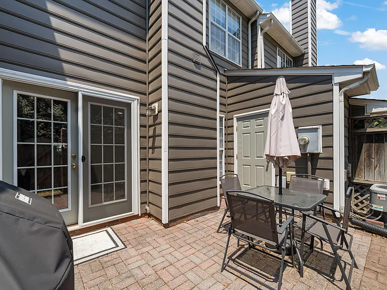 4323 Pine Springs Ct — Photo 33