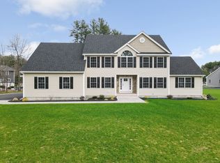 9 Cornstalk Ln, Pelham, NH 03076