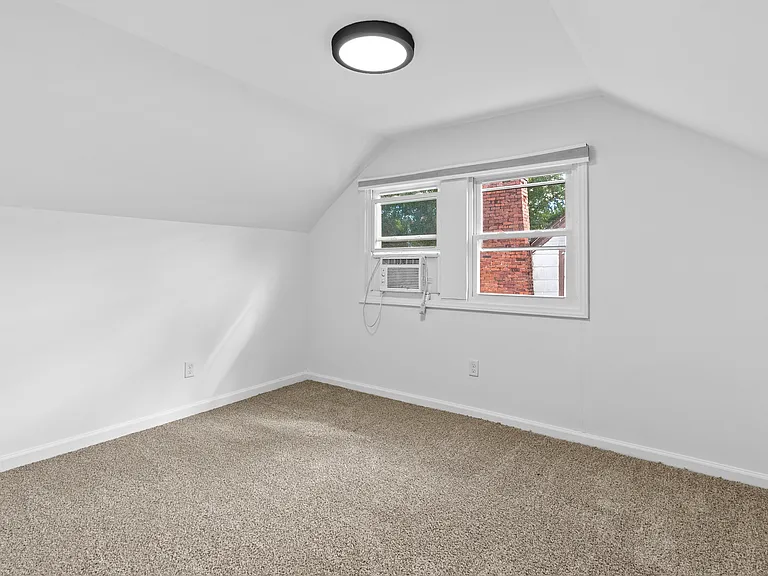 1006 Carlton Ave — Photo 5
