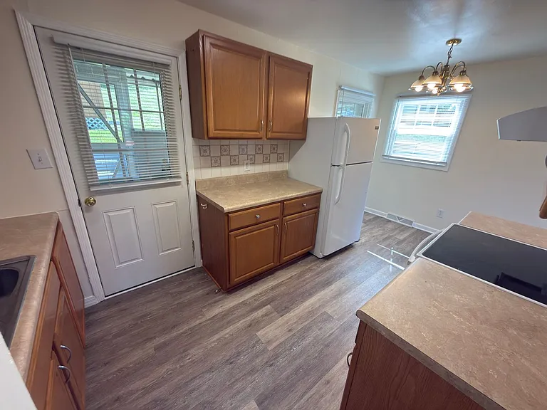 975 Depot St NE — Photo 11
