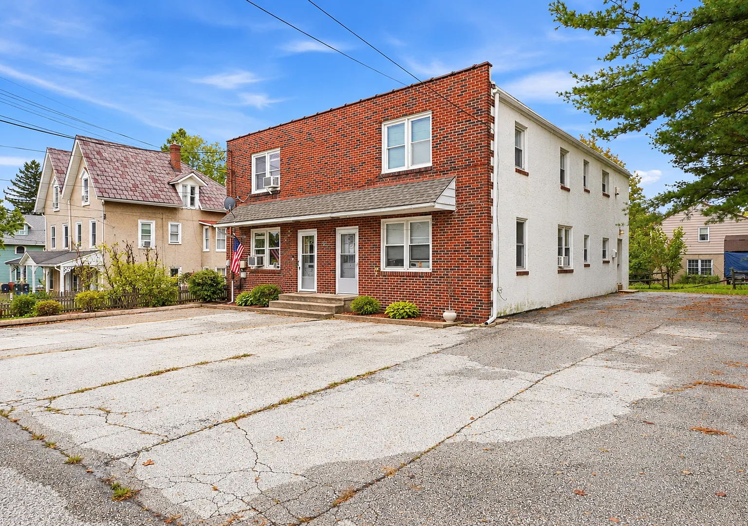 509 Bridge St — Photo 1
