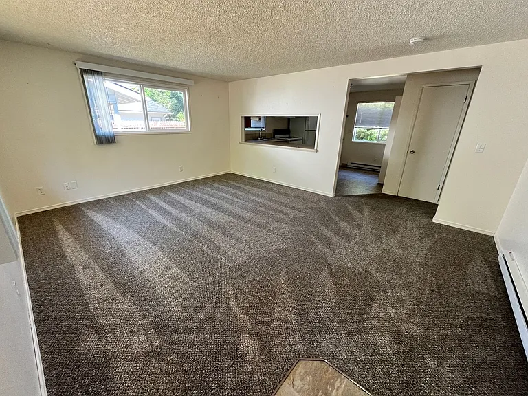 1425-1525 SW Tracy Ct — Photo 3