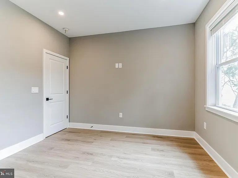 2710 Latona St — Photo 13