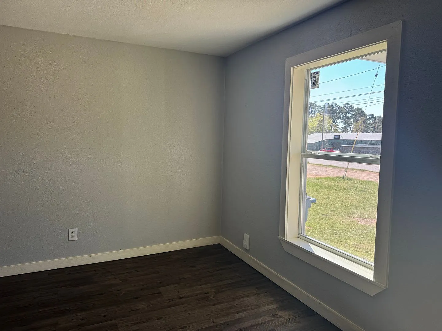 2/2 Fenced yard, pet friendly, gladewater — Photo 3