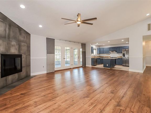 5th image of 3006 Merrill Ave