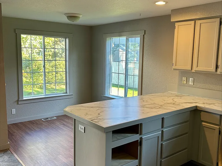 3244 Partridge Ln — Photo 4